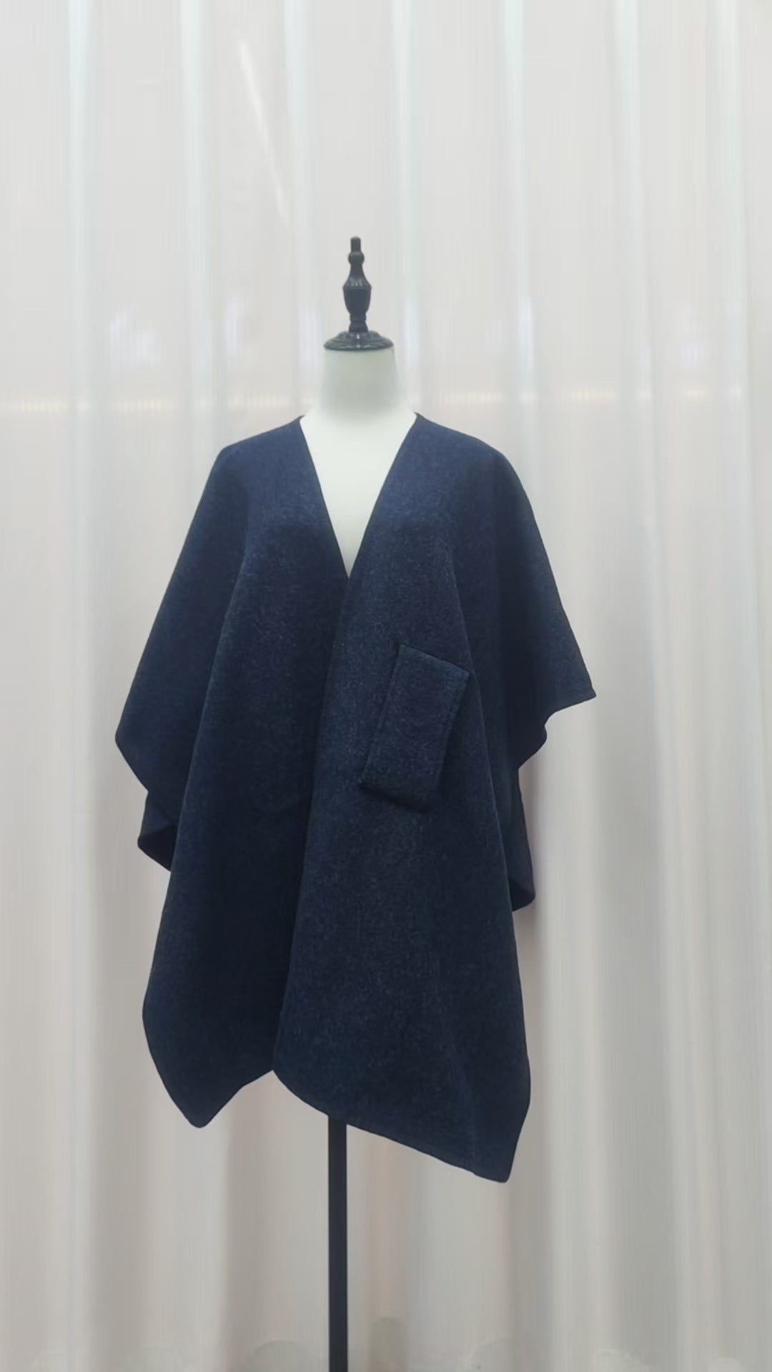 Maritza™ | Cozy Knitted Shawl with Fur Collar