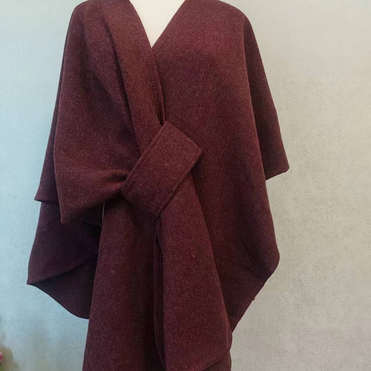 Maritza™ | Cozy Knitted Shawl with Fur Collar