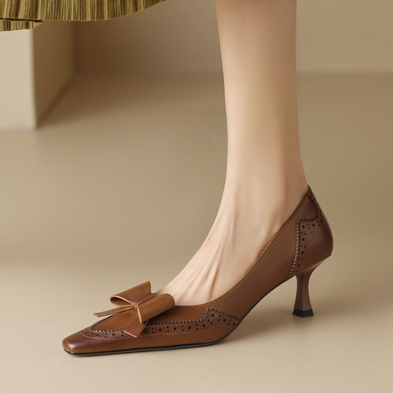 Célora Leather Pumps with Ribbon