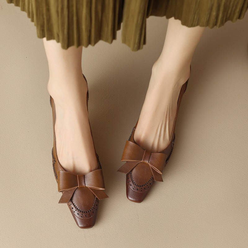 Célora Leather Pumps with Ribbon