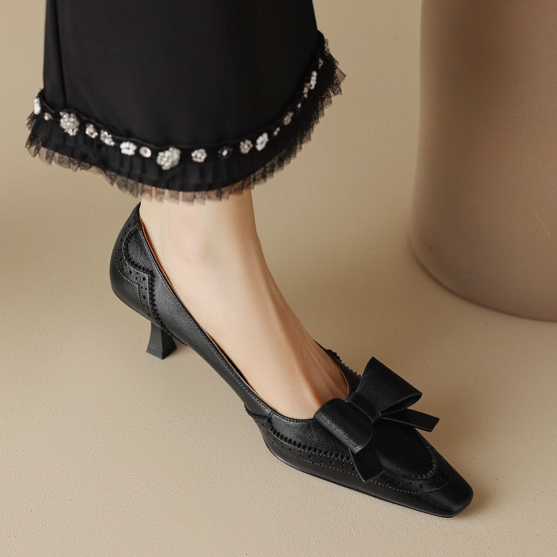 Célora Leather Pumps with Ribbon