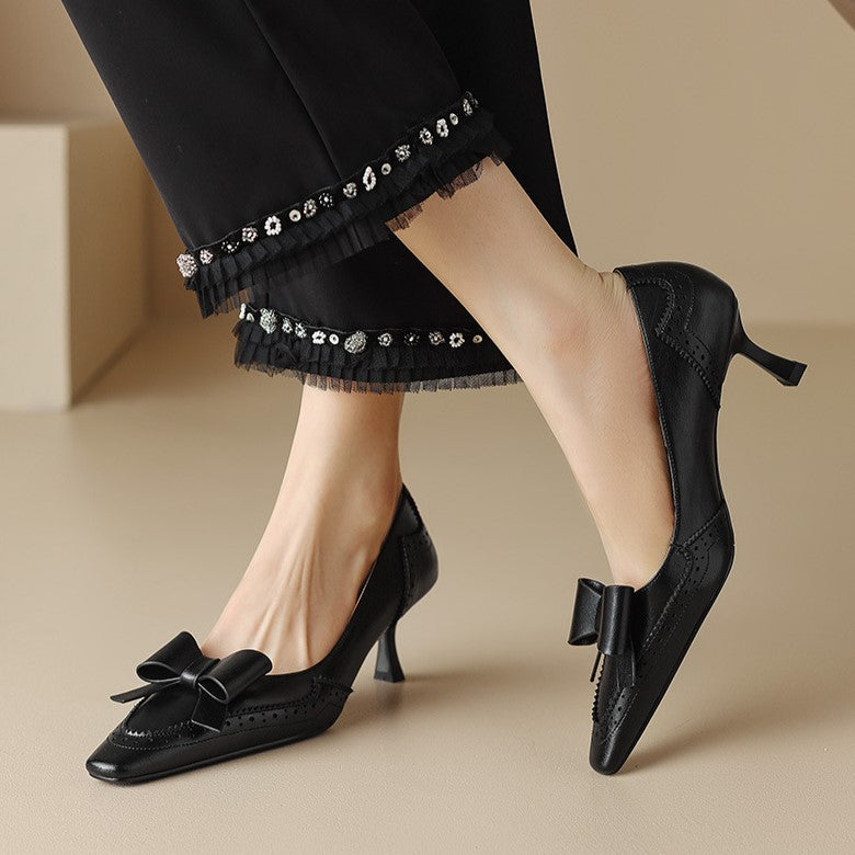 Célora Leather Pumps with Ribbon